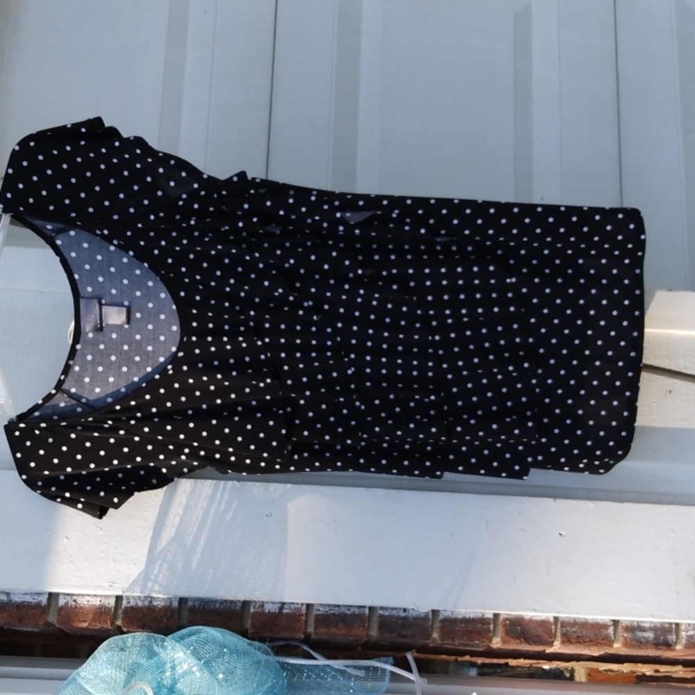 Med Oh Baby by motherhood black & white polka dot blouse